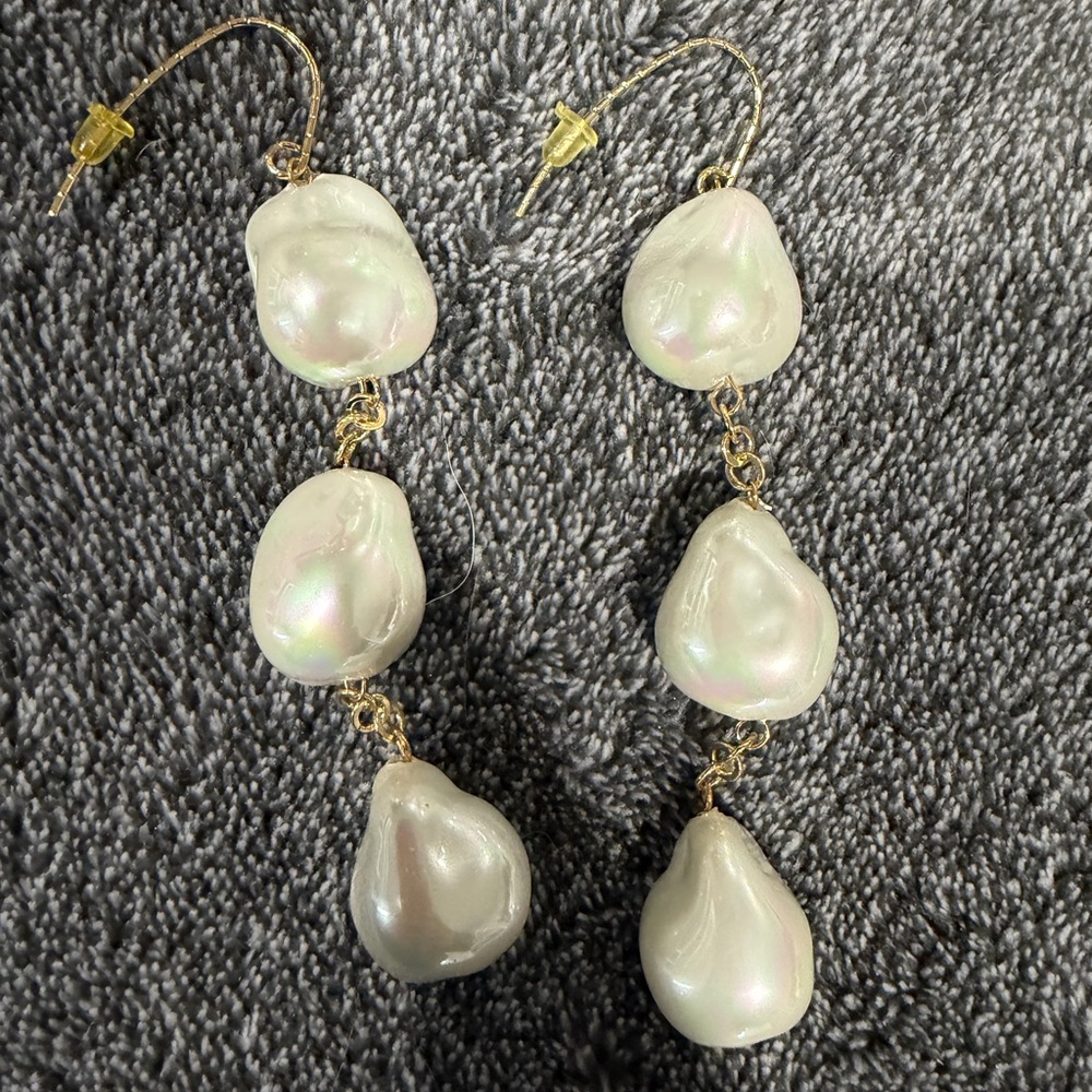 Francesca's Collections Pearl Drop Earrings